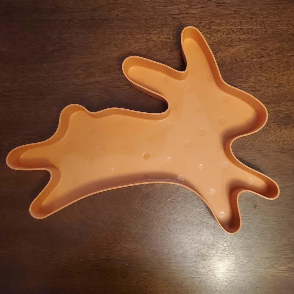 NWT 11"x14" Bunny Figural Plastic Platter Room Essential Tableware